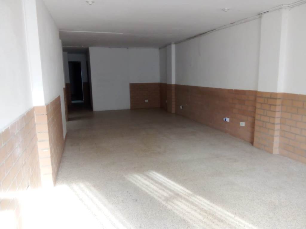 Casa comercial en Arriendo