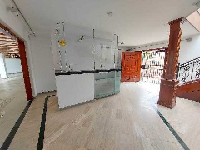 Casa Comercial en Arriendo