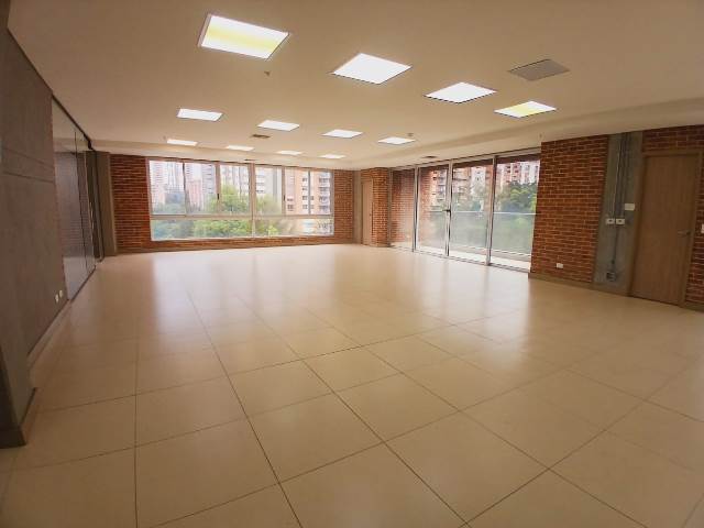 Oficina en Arriendo