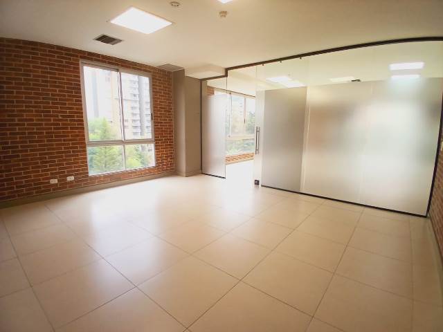 Oficina en Arriendo