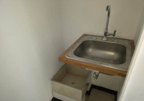 0 , 2 Habitaciones Habitaciones,1 BañoBathrooms,Local,En Arriendo,0,3973