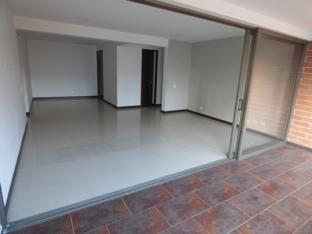 3 Habitaciones Habitaciones, ,4 BathroomsBathrooms,Apartamento,En Arriendo,1055